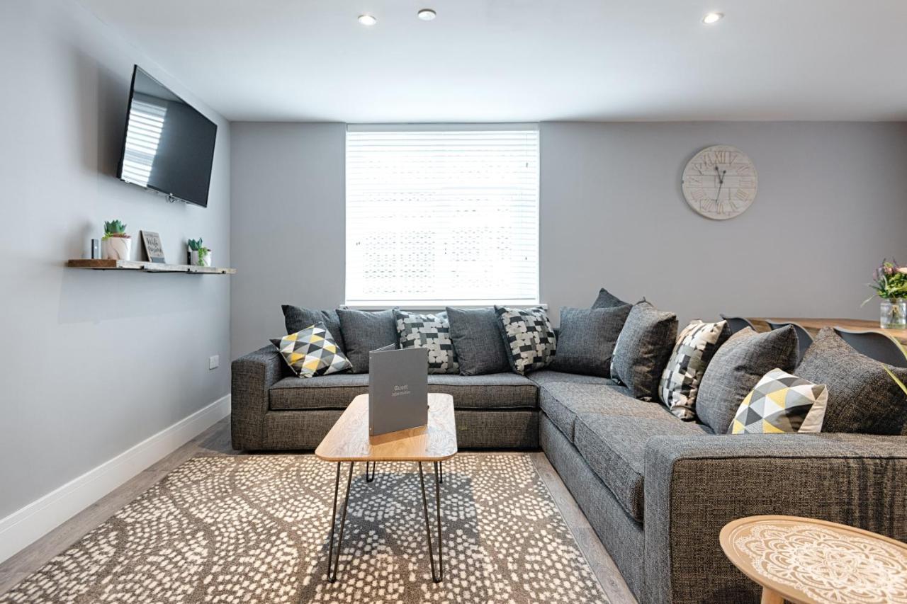 3 Rm Studio, Open-Plan Living, Dining, & Kitchen ลาแนคลี ภายนอก รูปภาพ