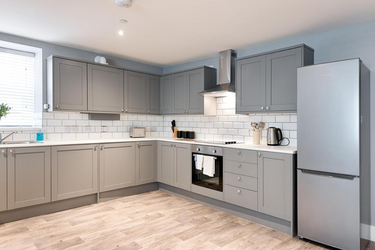 3 Rm Studio, Open-Plan Living, Dining, & Kitchen ลาแนคลี ภายนอก รูปภาพ