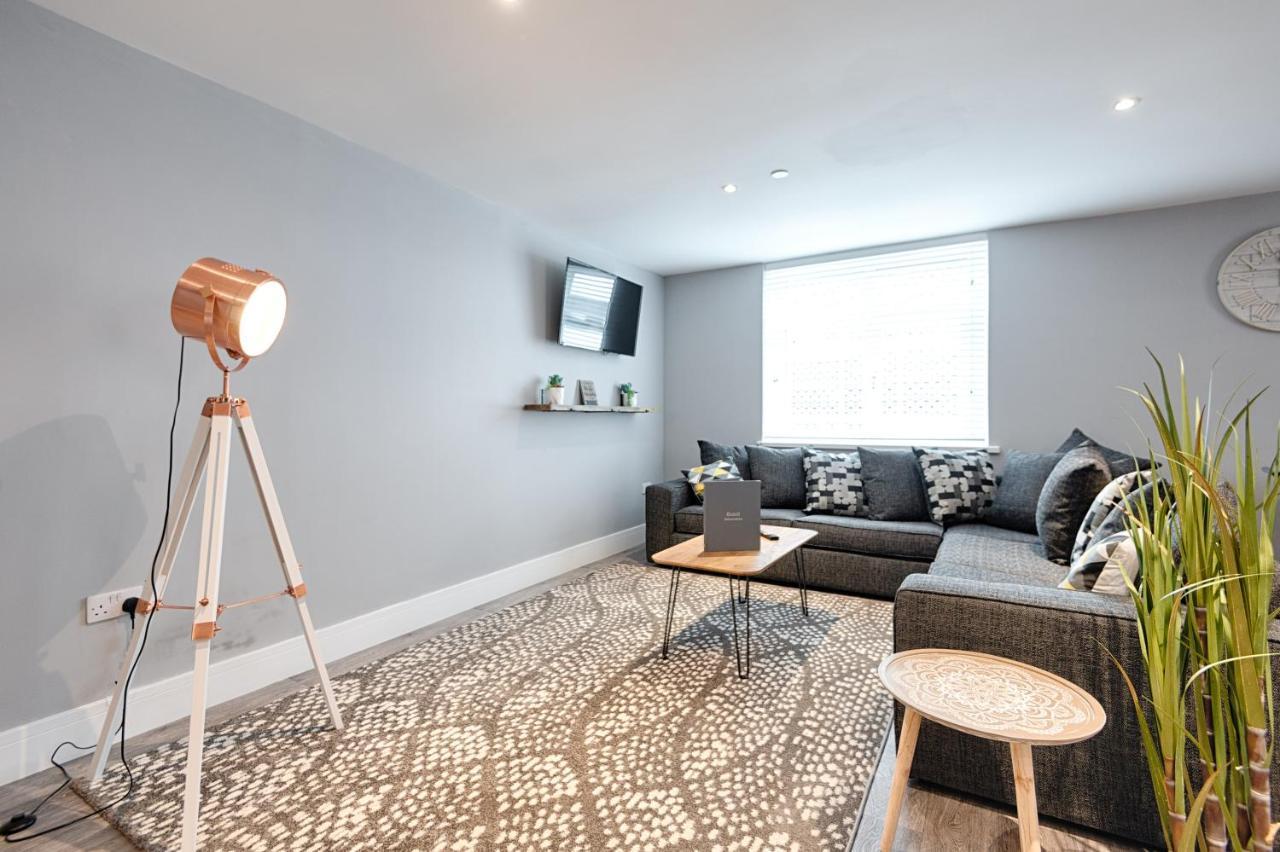 3 Rm Studio, Open-Plan Living, Dining, & Kitchen ลาแนคลี ภายนอก รูปภาพ
